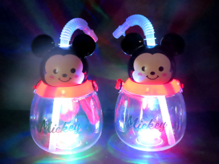 光るディズニーかわいいポットボトル
