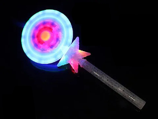 光るホワイトスター風車